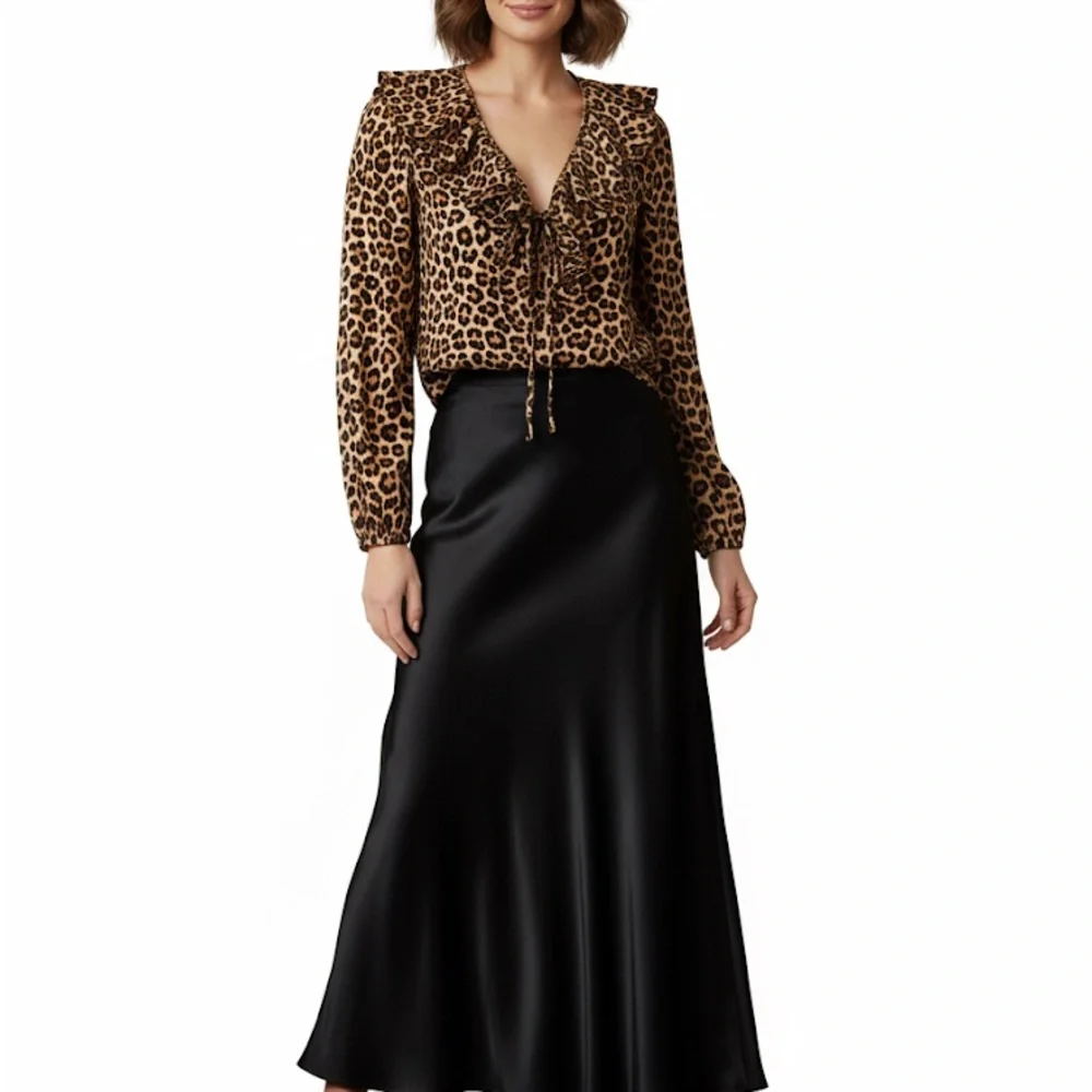100# Versatile Leopard Print Blouse - never go out of style! - Picture 7 of 16